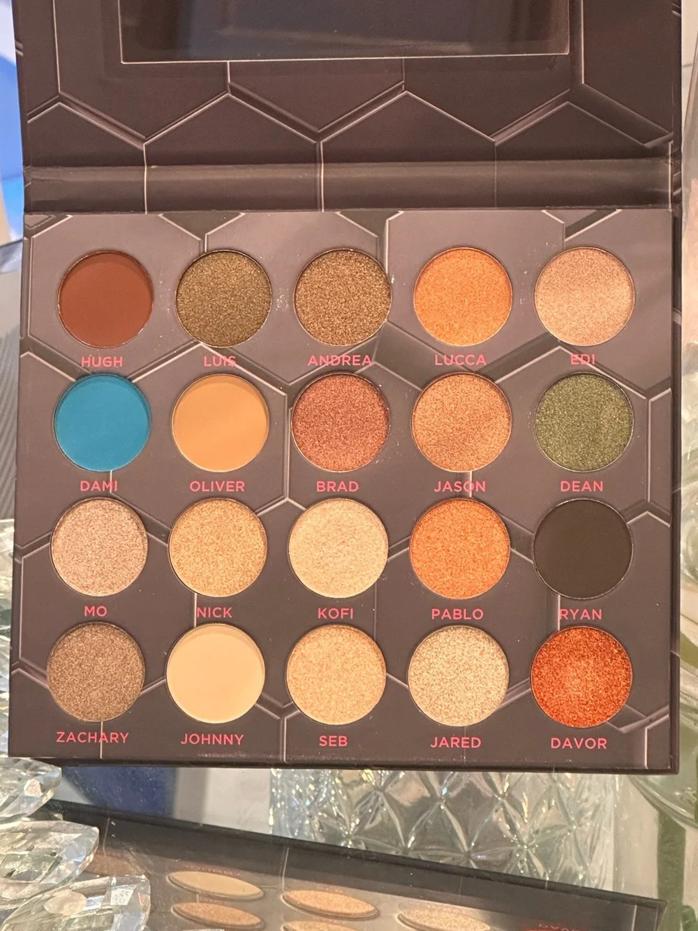 BARBARELLA 20 Color Matte Shimmer Eyeshadow Palette Glam Pigmented Bee Beauty